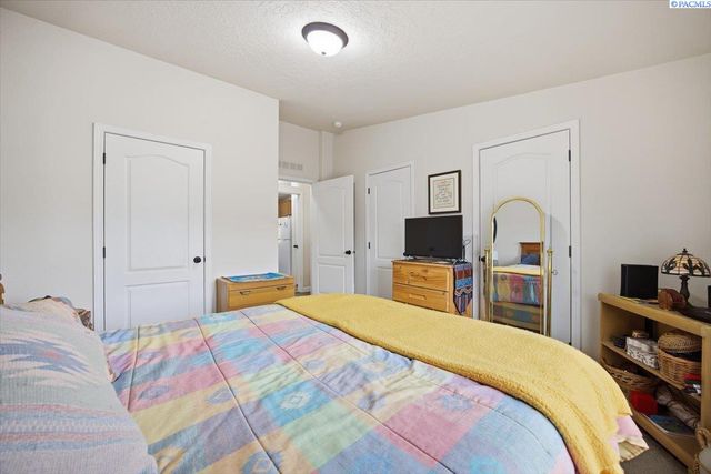 3110 W 24th Ave, Kennewick, WA 99337