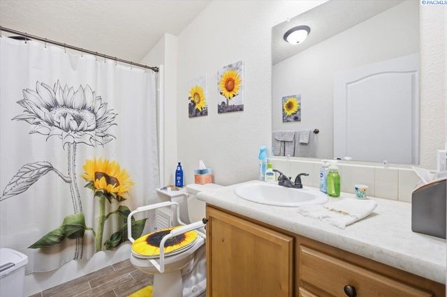 3110 W 24th Ave, Kennewick, WA 99337