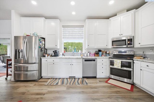 3110 W 24th Ave, Kennewick, WA 99337