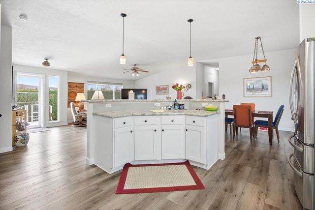 3110 W 24th Ave, Kennewick, WA 99337