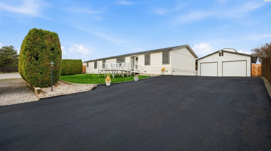 3110 W 24th Ave, Kennewick, WA 99337