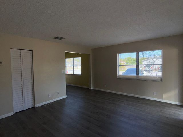 6140 SW 43rd Street, Davie, FL 33314