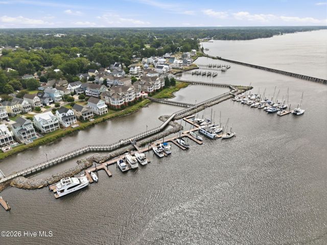 203 S Academy Street, Washington, NC 27889
