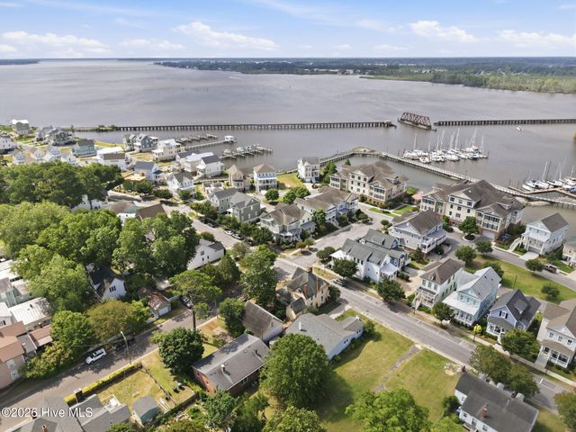 203 S Academy Street, Washington, NC 27889