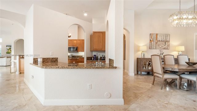 14443 S Jockey Cir S, Davie, FL 33330