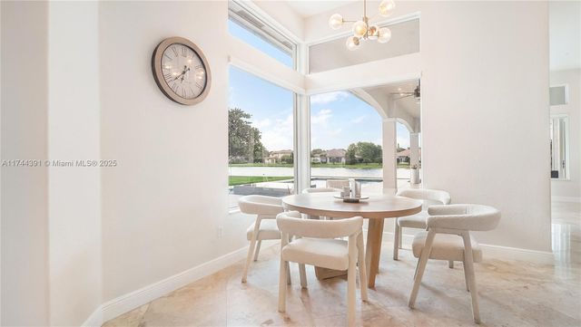 14443 S Jockey Cir S, Davie, FL 33330