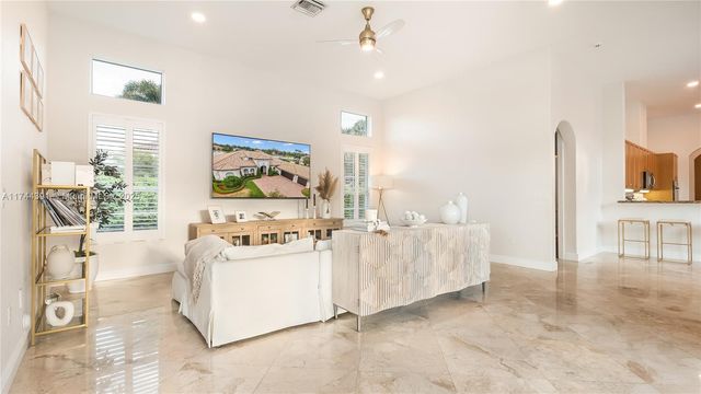 14443 S Jockey Cir S, Davie, FL 33330