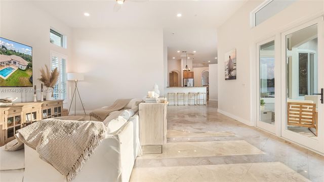 14443 S Jockey Cir S, Davie, FL 33330