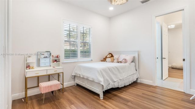 14443 S Jockey Cir S, Davie, FL 33330