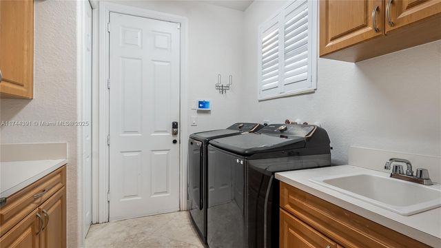 14443 S Jockey Cir S, Davie, FL 33330