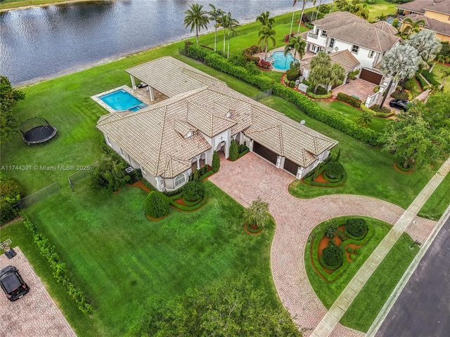 14443 S Jockey Cir S, Davie, FL 33330