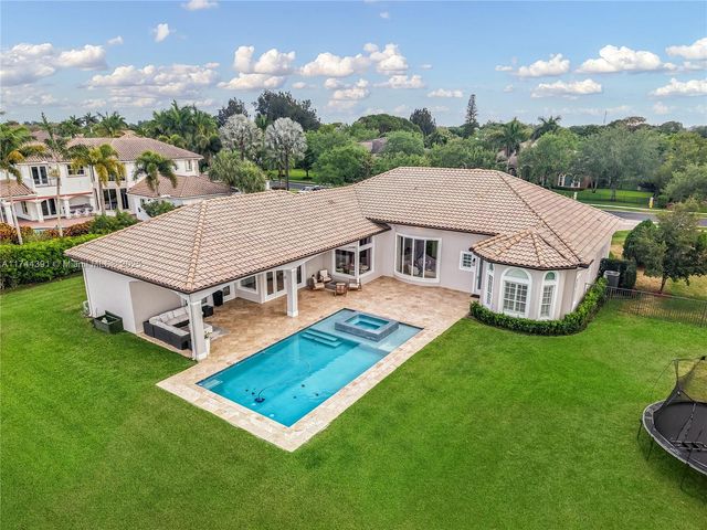 14443 S Jockey Cir S, Davie, FL 33330