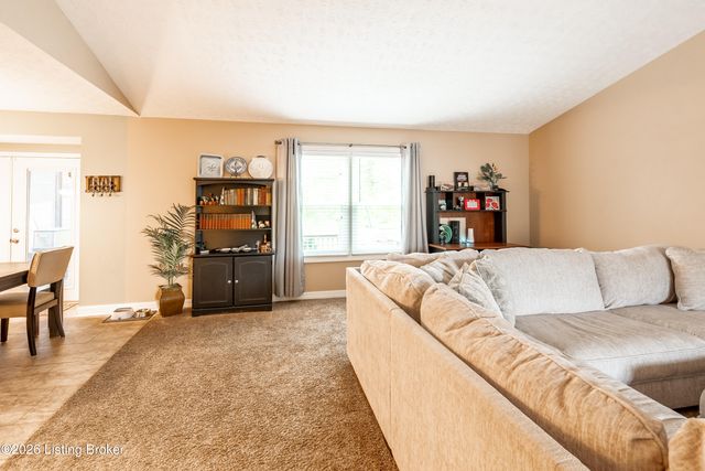 6639 Calm River Way, Louisville, KY 40299