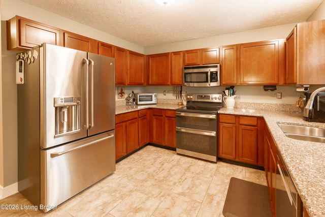 6639 Calm River Way, Louisville, KY 40299