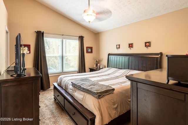 6639 Calm River Way, Louisville, KY 40299