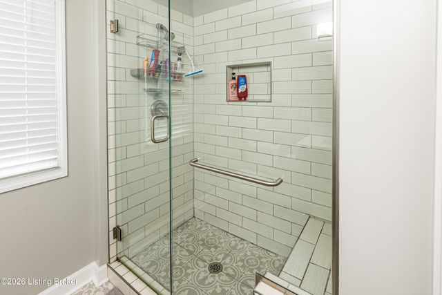 6639 Calm River Way, Louisville, KY 40299