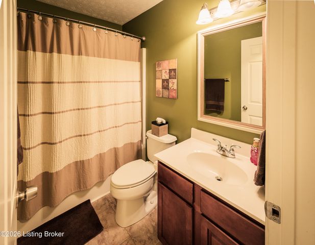 6639 Calm River Way, Louisville, KY 40299
