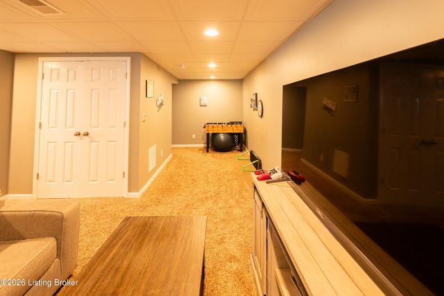 6639 Calm River Way, Louisville, KY 40299