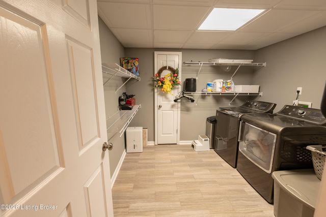 6639 Calm River Way, Louisville, KY 40299