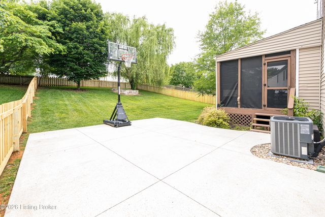 6639 Calm River Way, Louisville, KY 40299