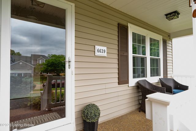 6639 Calm River Way, Louisville, KY 40299