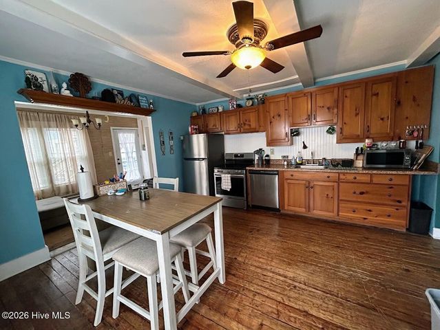 411 Spartanburg Avenue, Carolina Beach, NC 28428