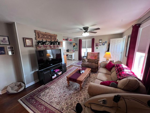 109 A BARTLEY LN, Fulton, MO 65251