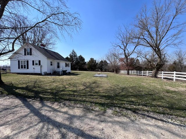 109 A BARTLEY LN, Fulton, MO 65251