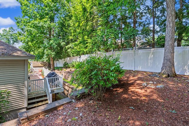 7 Hastings Lane, Nashua, NH 03064