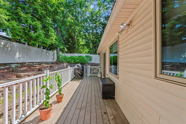 7 Hastings Lane, Nashua, NH 03064