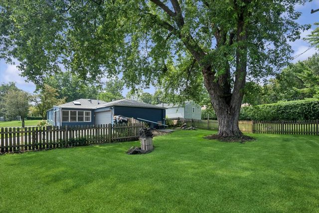 648 E Rockland Road, Libertyville, IL 60048