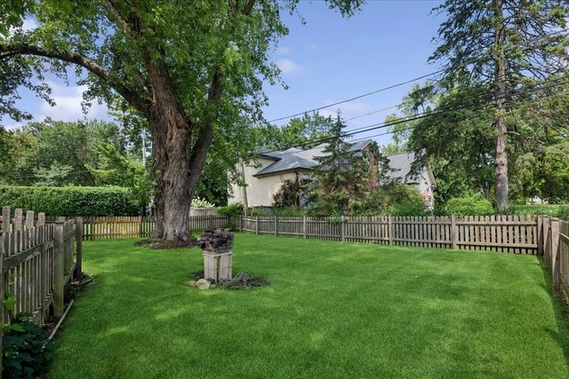 648 E Rockland Road, Libertyville, IL 60048