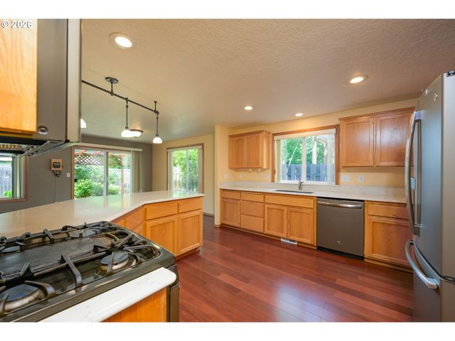 205 E MYRTLEWOOD Ct, Newberg, OR 97132