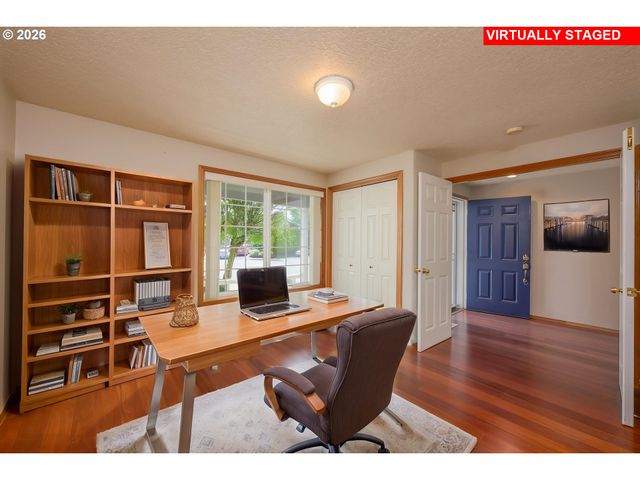205 E MYRTLEWOOD Ct, Newberg, OR 97132