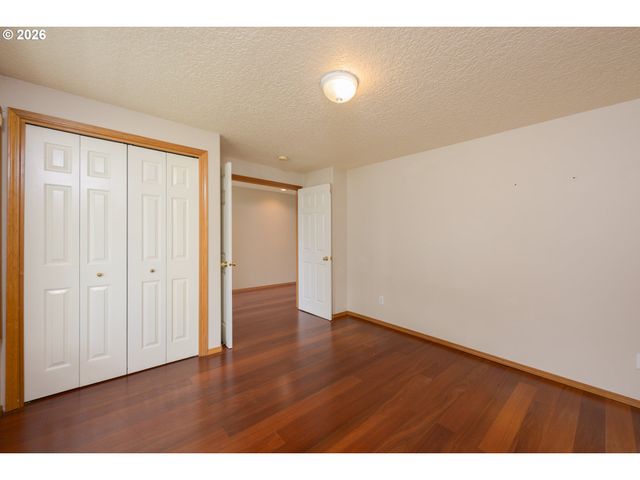 205 E MYRTLEWOOD Ct, Newberg, OR 97132