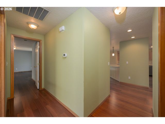 205 E MYRTLEWOOD Ct, Newberg, OR 97132