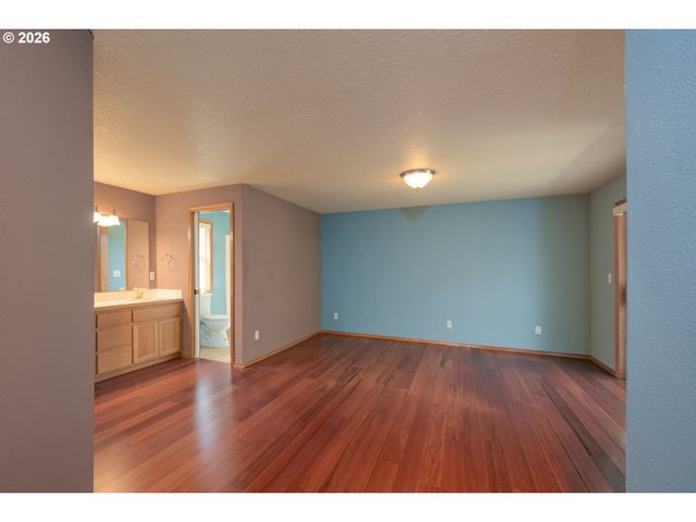 205 E MYRTLEWOOD Ct, Newberg, OR 97132
