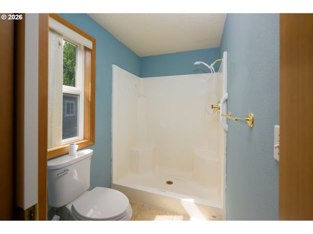 205 E MYRTLEWOOD Ct, Newberg, OR 97132