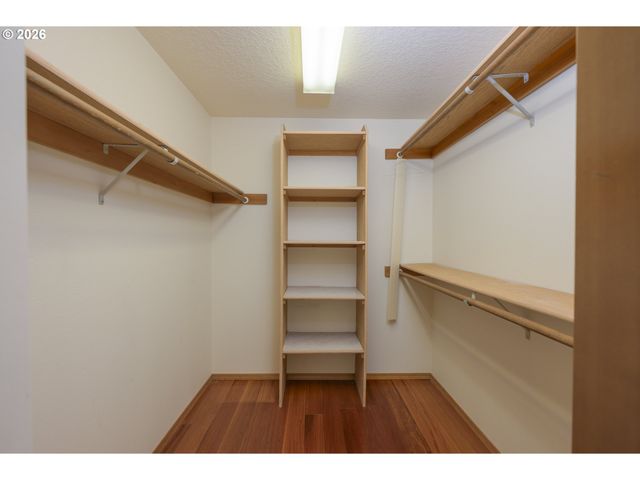 205 E MYRTLEWOOD Ct, Newberg, OR 97132