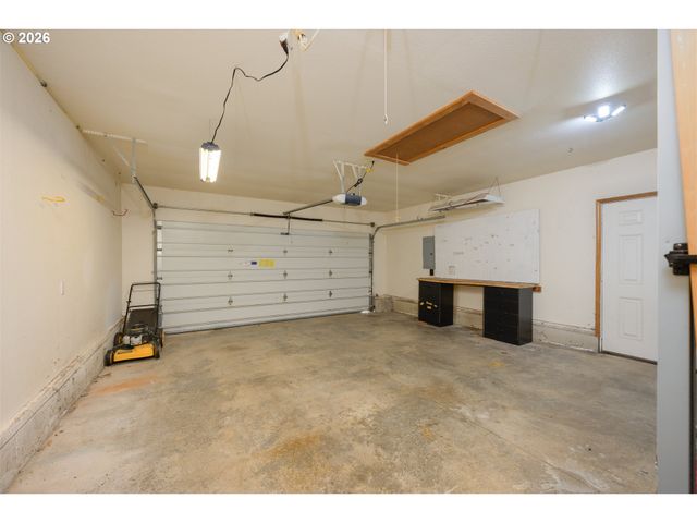 205 E MYRTLEWOOD Ct, Newberg, OR 97132