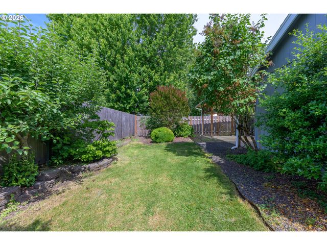 205 E MYRTLEWOOD Ct, Newberg, OR 97132
