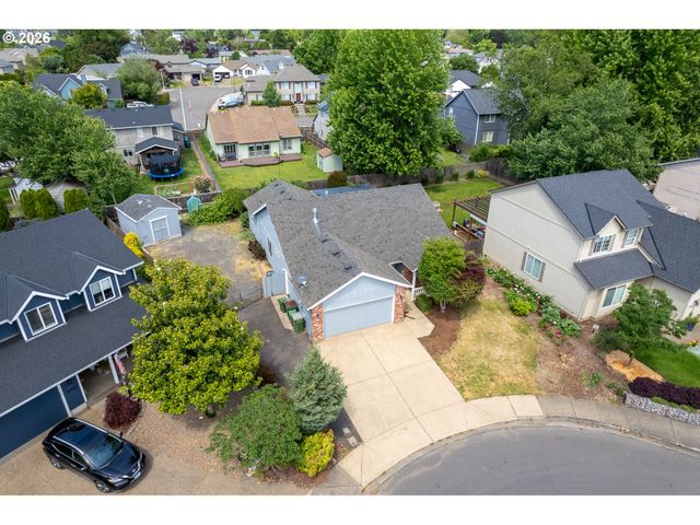205 E MYRTLEWOOD Ct, Newberg, OR 97132