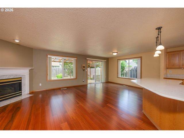 205 E MYRTLEWOOD Ct, Newberg, OR 97132