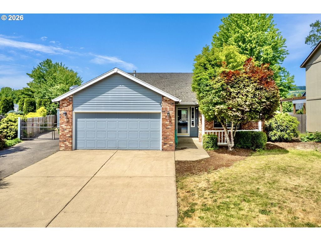 205 E MYRTLEWOOD Ct, Newberg, OR 97132