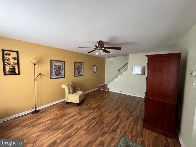 2012 HARBOUR DR, Palmyra, NJ 08065