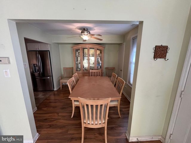 2012 HARBOUR DR, Palmyra, NJ 08065