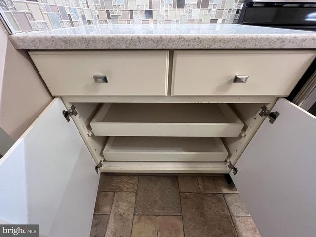 2012 HARBOUR DR, Palmyra, NJ 08065