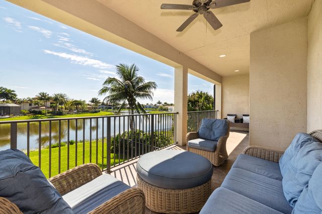 9590 Eden Roc Court, Delray Beach, FL 33446