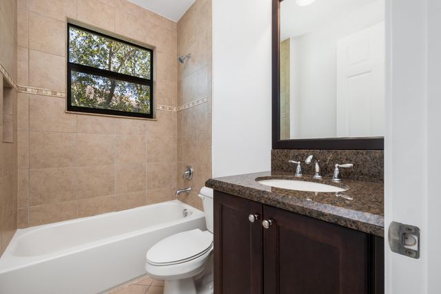 9590 Eden Roc Court, Delray Beach, FL 33446