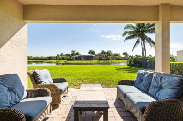 9590 Eden Roc Court, Delray Beach, FL 33446